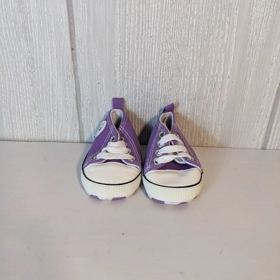 Zapatillas Converse Púrpura Parte Superior Alta Infantil Recién Nacido Suela Suave Talla 1 Usadas en Excelente Condición Foto 4 de 4