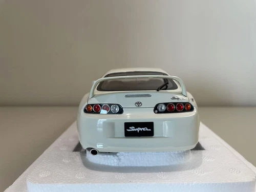 LCD 1:18 TOYOTA SUPRA A80 MK4 bianco pressofuso con licenza nuovo - Foto 6 di 19