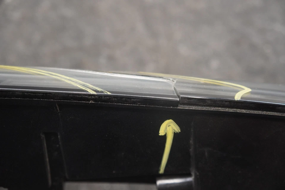 Центральный задний фонарь для задней двери багажника 9Y0945081AJ Porsche Cayenne 9YA *Примечание - Изображение 3 из 4