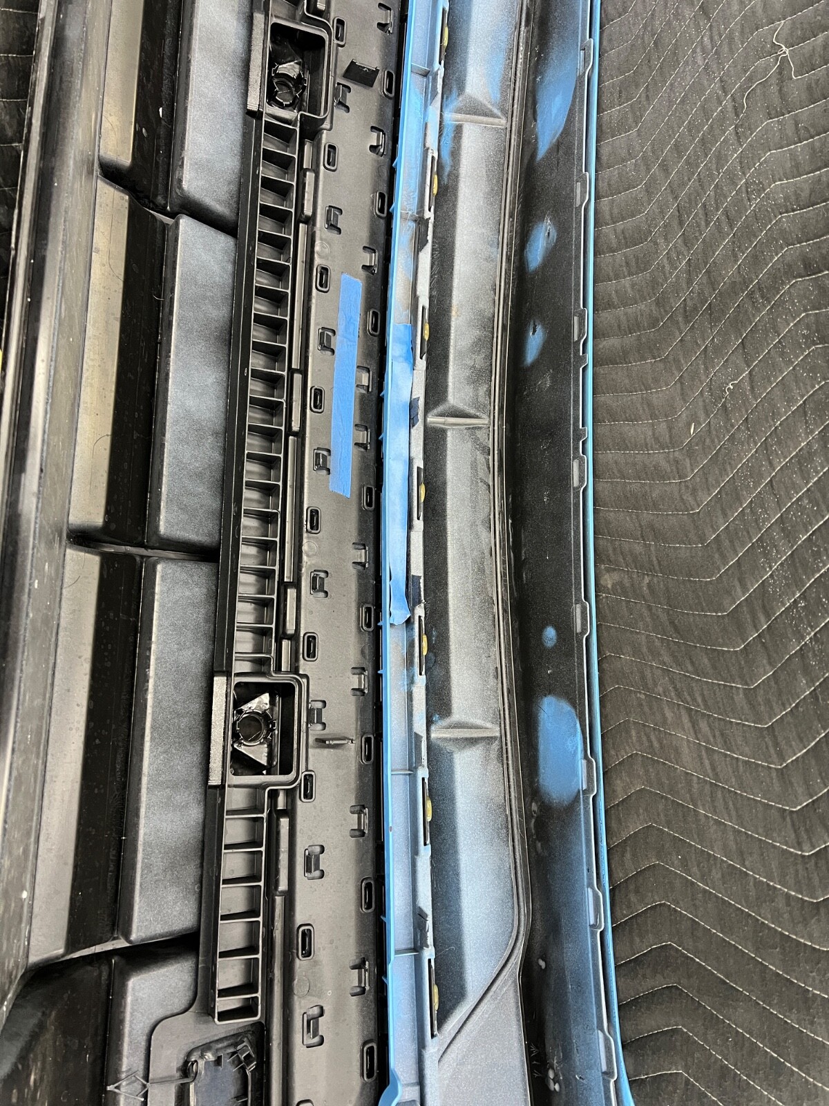 Lamborghini Urus S Rear bumper complete like new Blu Seiler and Gloss Black