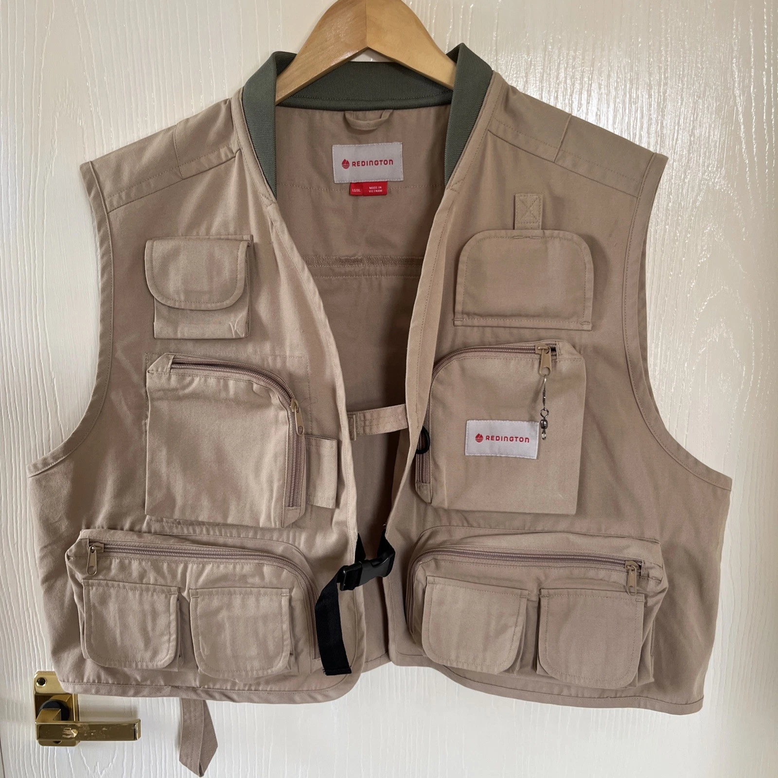 Redington Fly Fishing Vest Size XL Excellent Condition
