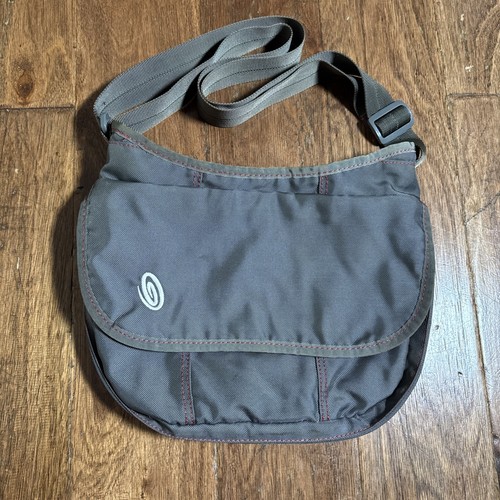 Timbuk2 Harriet Crossbody Bag Black Nylon Adjustable Strap Expandable 12”
