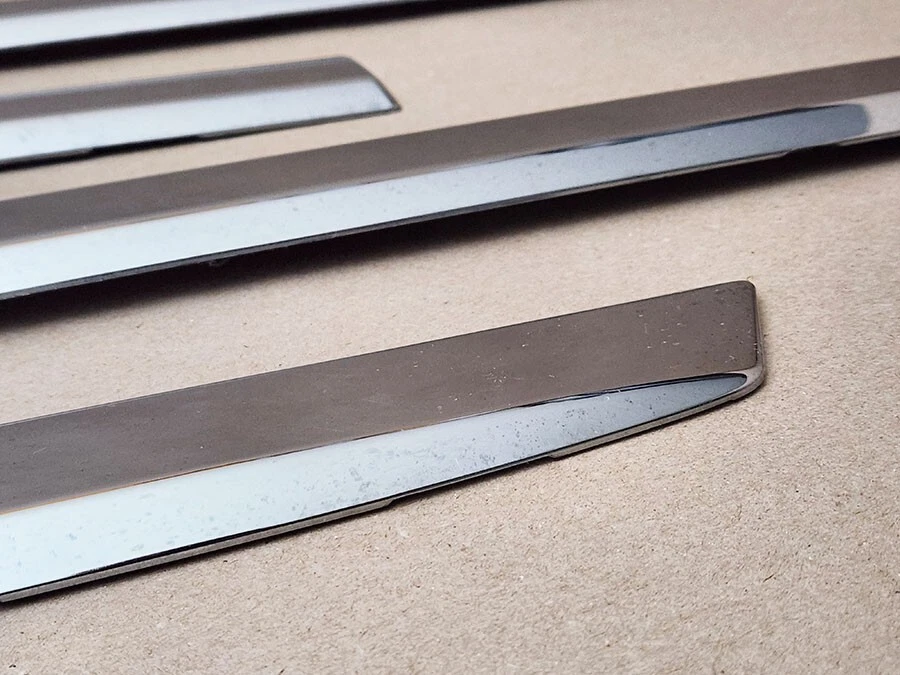 Juego de 4 molduras de puerta exterior cromadas para Chrysler Aspen Dodge Durango OE OEM Foto 4 de 4