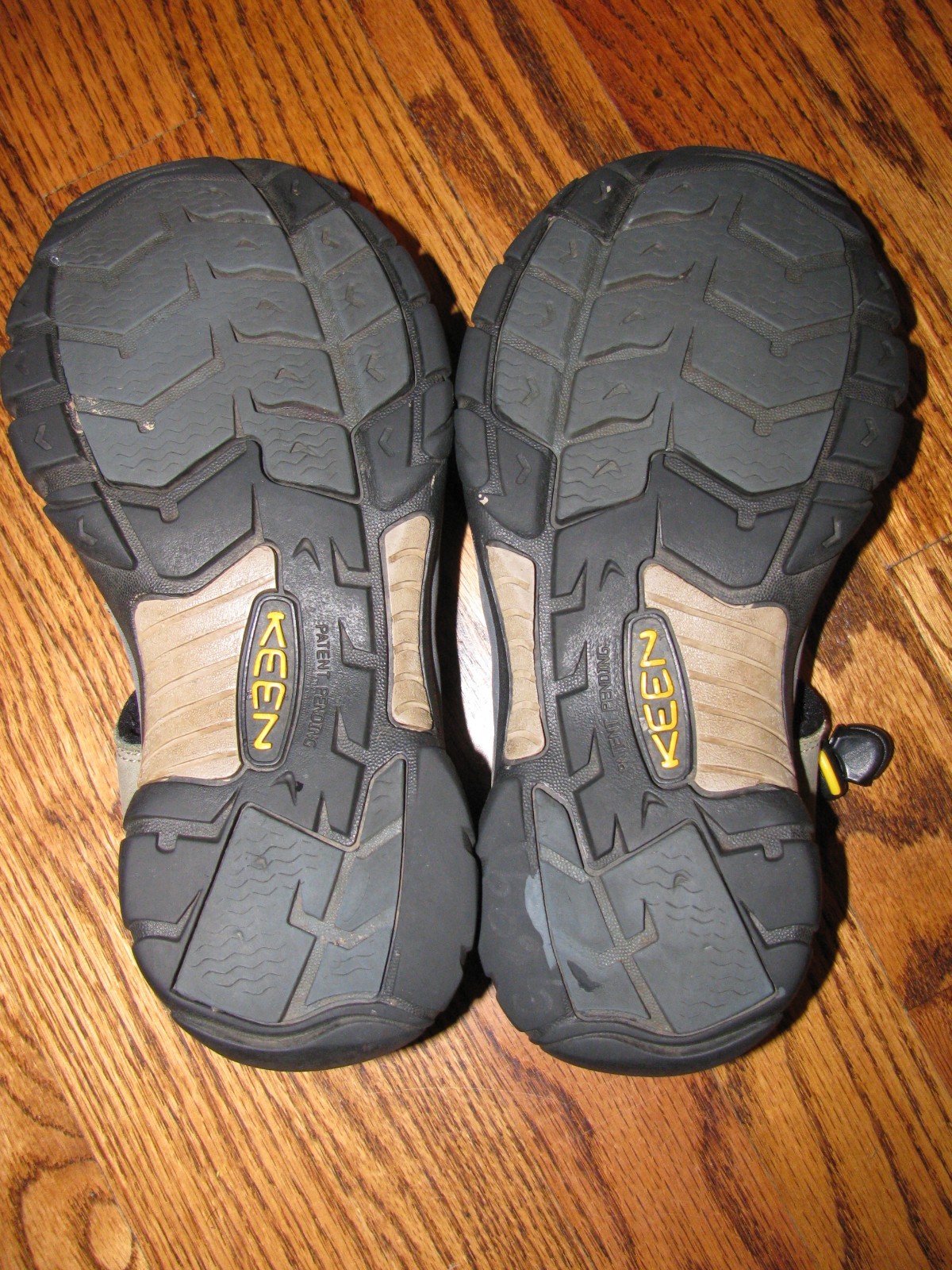 Sandali sportivi donna KEEN 7 5 verde salvia impermeabili ottime condizioni