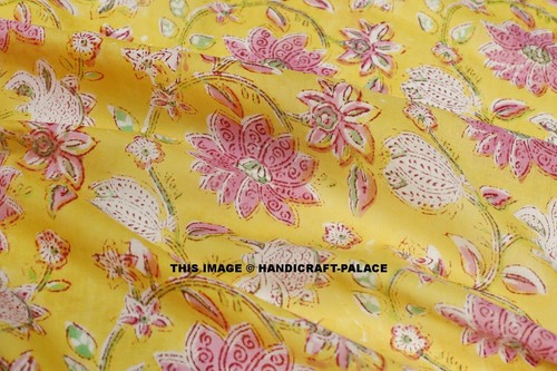 Tissu Coton Imprimé Main Floral Indien - 5 Yards (environ 4,57m) - Couleur Pêche - 100% Coton Léger