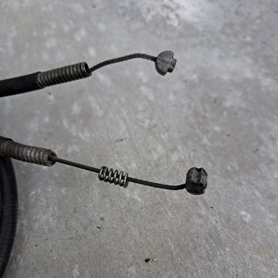 Harley Davidson Sportster 883 y 1200 Hugger y cables de acelerador y ralentí de lujo Foto 2 de 4