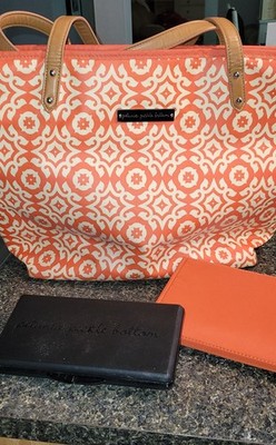 Petunia Pickle Bottom Downtown Tote Diaper Bag Wipe Box Pad Relaxing in Rimini 