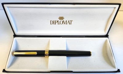 DIPLOMAT 1922 M Classic Collection Germany Black Gold Color Trim Fountain Pen