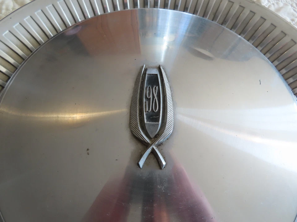 Tapacubos Oldsmobile 98 de acero inoxidable vintage 15" cubierta de rueda OLDS GM años 70 Foto 2 de 4