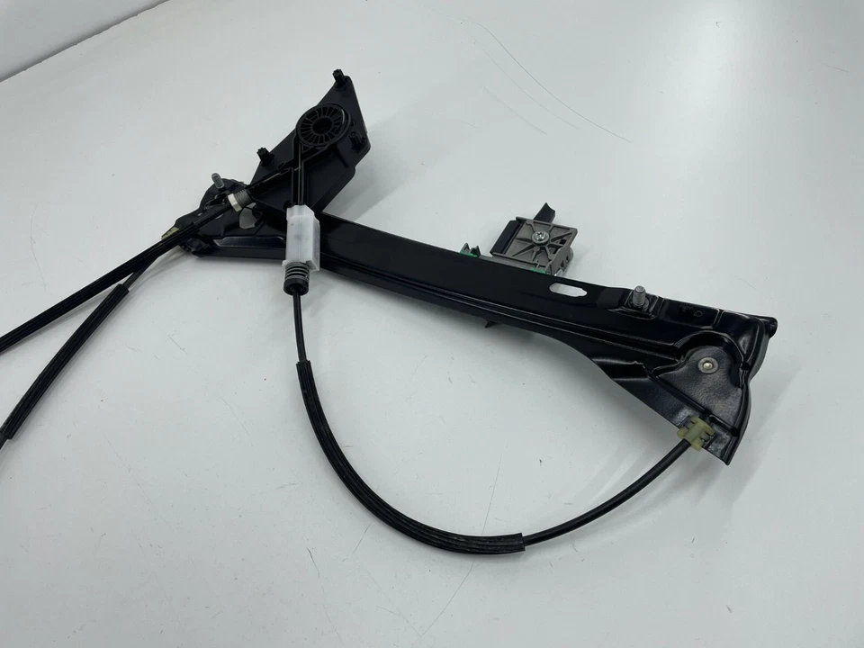 GENUINE AUDI TT MK3 8S N/S PASSENGER SIDE LEFT WINDOW REGULATOR MECHANISM 14-18 - Image 3 of 4