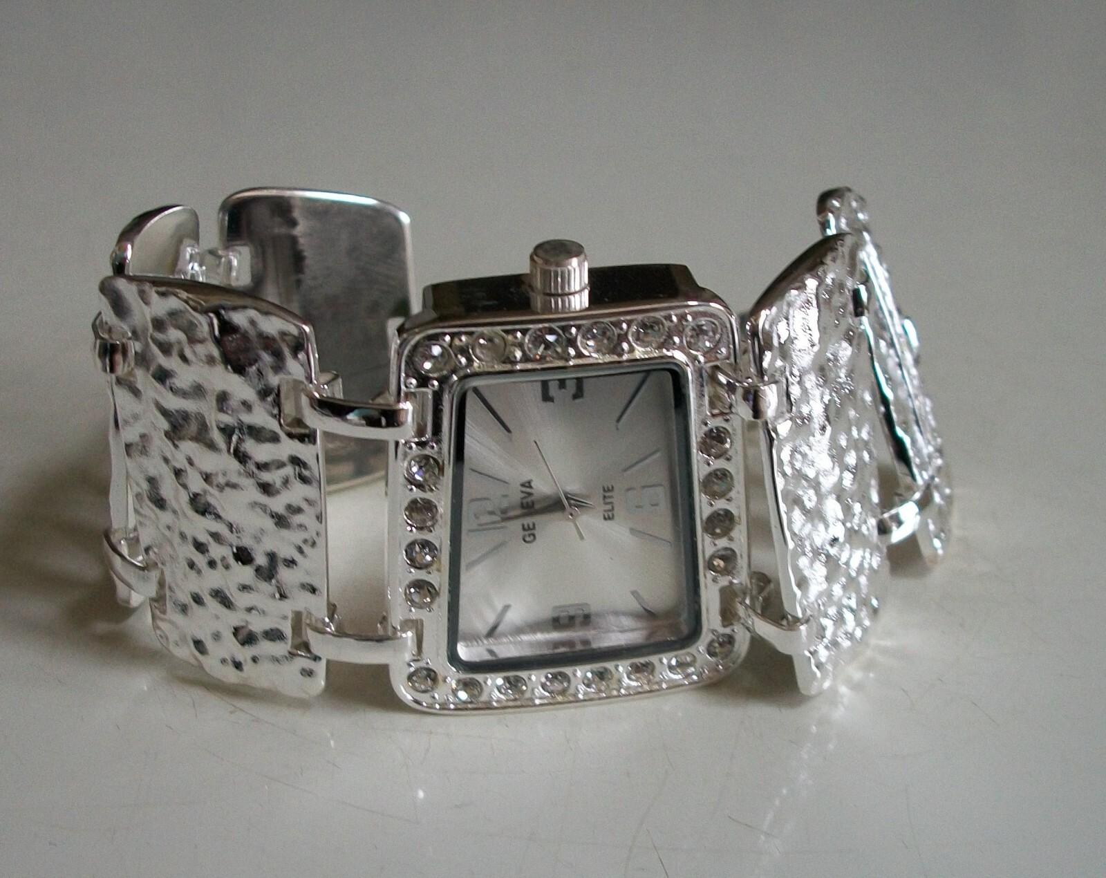 WOMEN'S SILVER FINISH NUGGET LOOK RHINESTONE FASHION DRESSY/CASUAL WATCH 