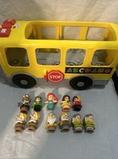Fisher-Price Little People Big Yellow Bus Musical Push And Pull Toy w/ 11people