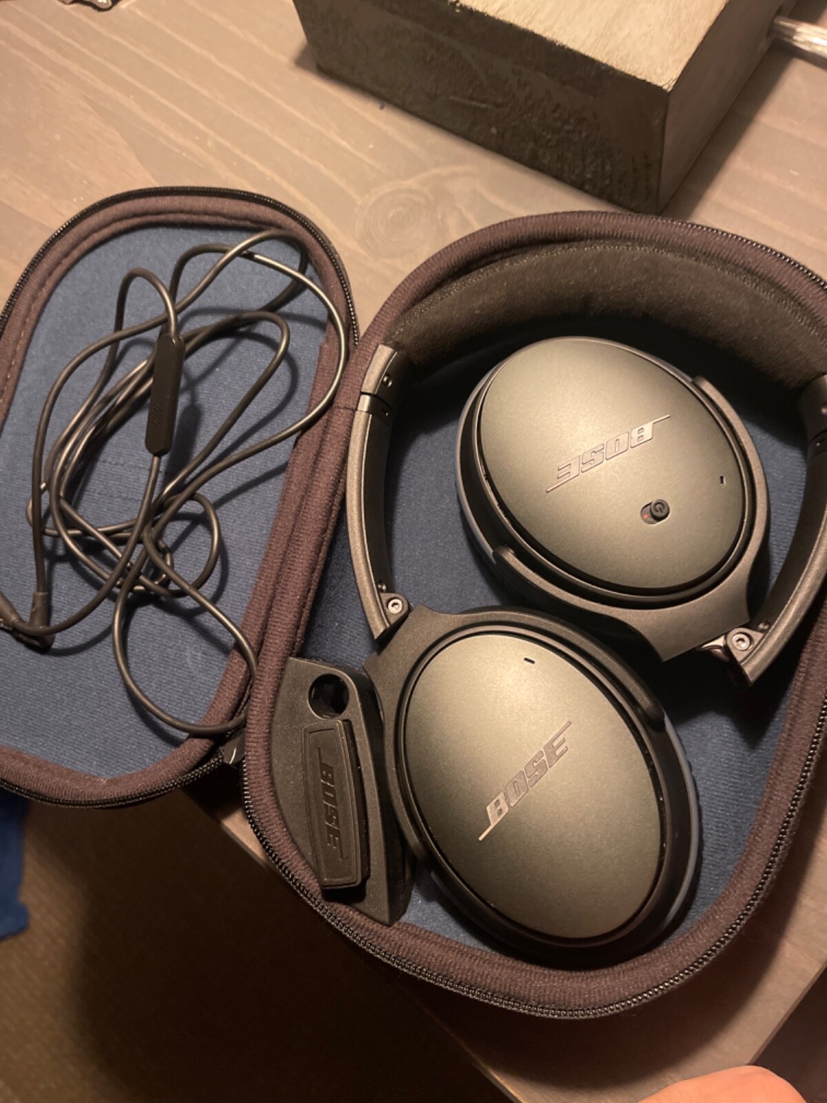 Bose QuietComfort 25 Over the Ear Headphone - Black-image