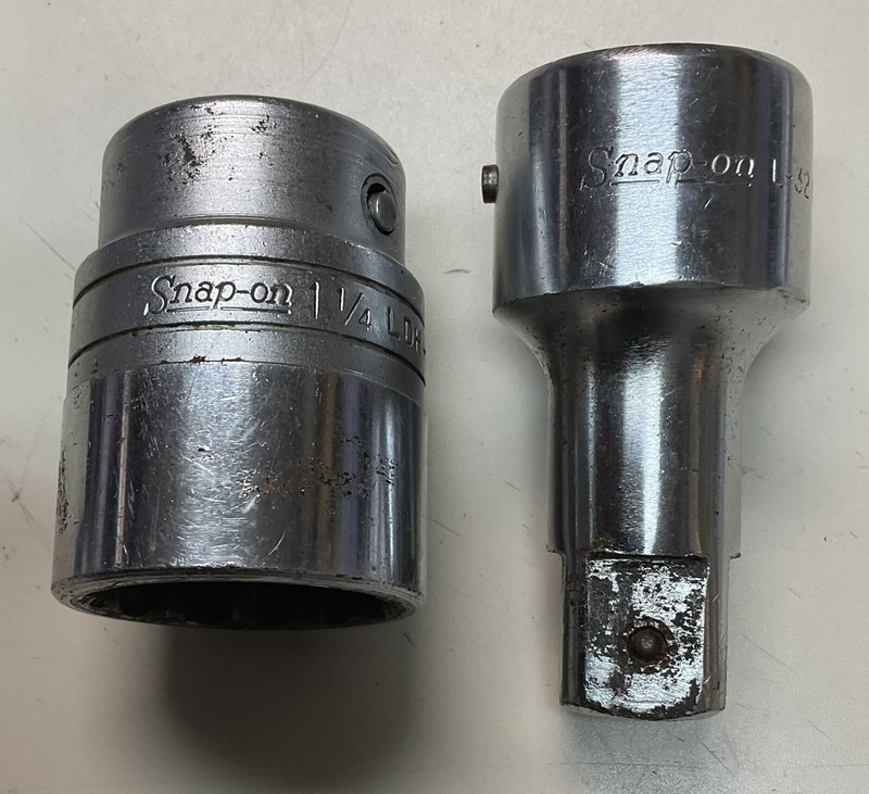 Snap-On L-32 Extension & LDH-402 1 1/4” socket. 3/4” Drive
