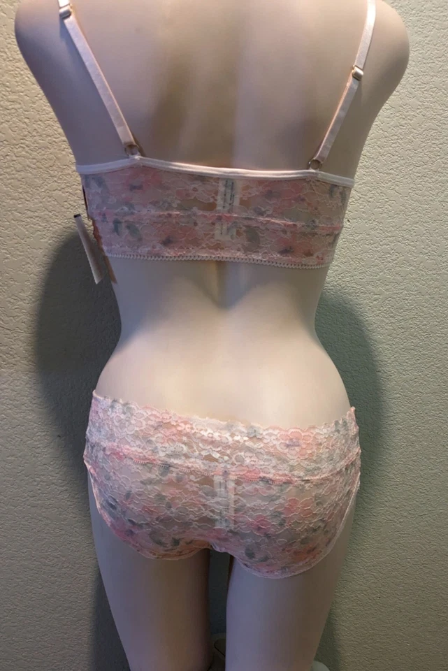 Jessica Simpson Wire free Bra/Bikini Set - Image 3 of 3