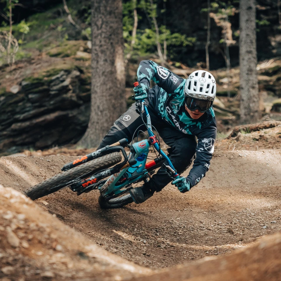 Manillar de bicicleta de montaña Kingpin con abrazadera de barra 35 mm y ancho 785 mm, resistente Foto 2 de 4