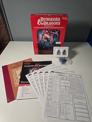 New Hasbro Stranger Things Dungeons & Dragons Game Starter Set Complete Open Box