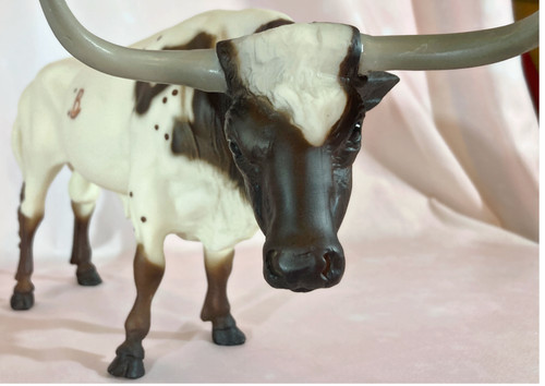 Retired Breyer Horse Texas Longhorn Bull Produced :1996 - 1999 Model Number: 384
