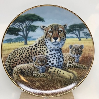 Neu mit Etikett Gepard und Jungtiere Michael Matherly SAMMLERTELLER Franklin Mint