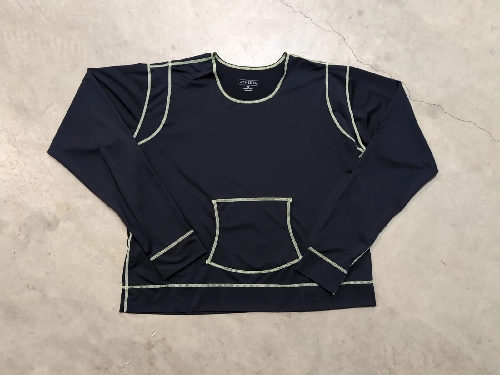 athleta pullover long sleeve scoop neck kangaroo pouch shirt