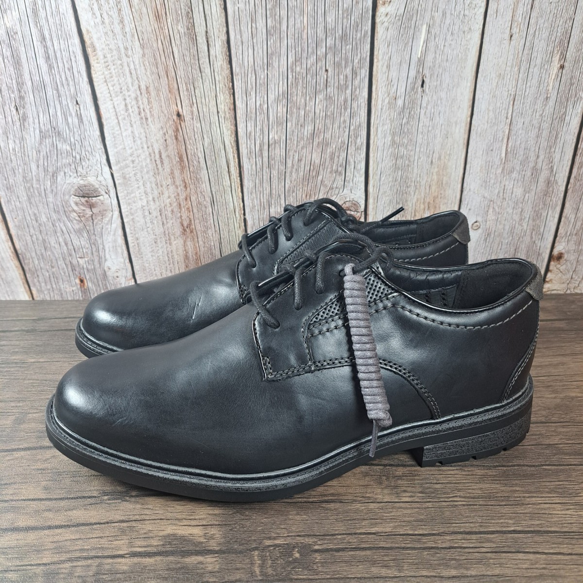 Clarks Unstructured Shire Low Black Leather Shoes Men display picture 1