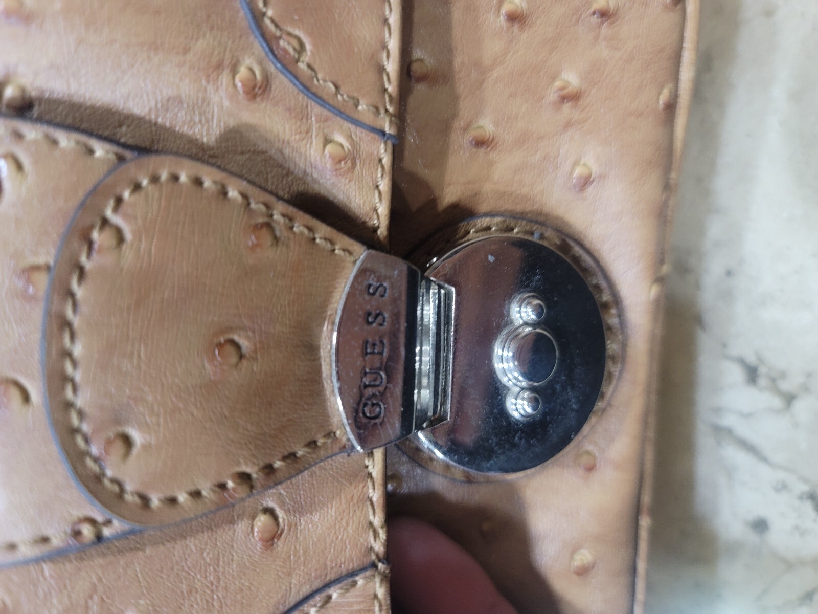 Guess handbag Ostrich Pattern - image 2