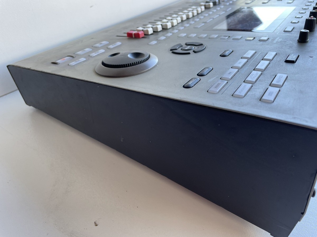 Zoom MRS 1608 16-Track / Multi Track Digital Recording Studio with