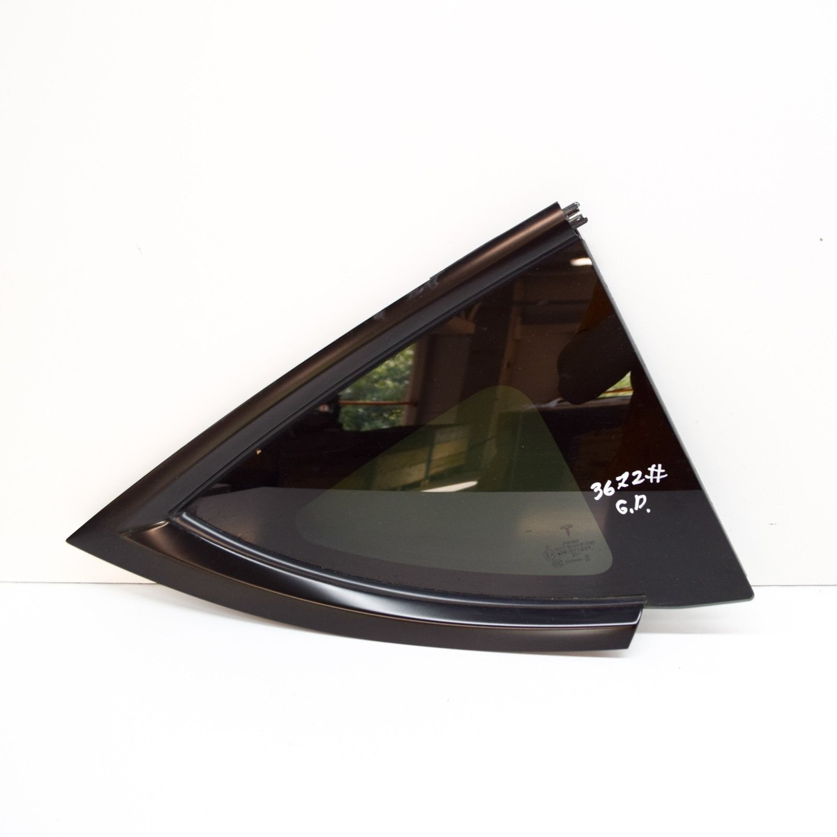 TESLA MODEL Y Rear Right Quarter Window Glass 1600809-00-A