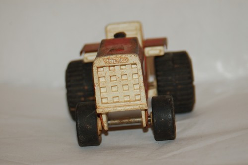 VINTAGE RED TONKA & FORD YELLOW TRACTORS METAL COLLETORS LOT NEEDS TLC - Picture 2 of 10