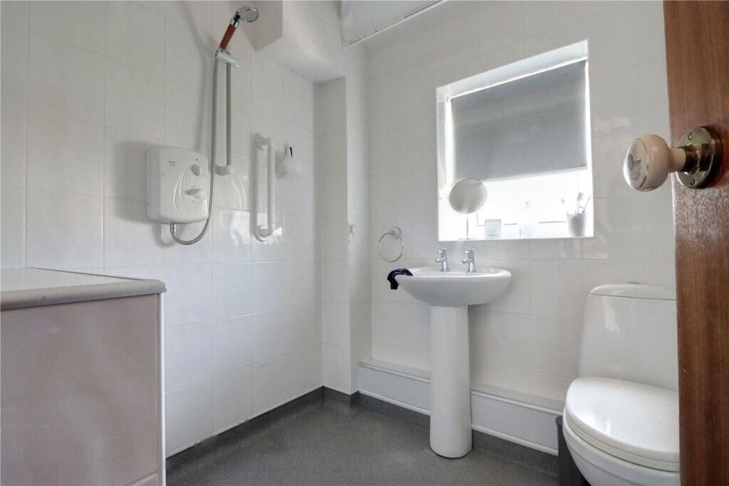 3 Bedroom End Terrace for sale in Shiney Row, Tyne & Wear - Picture 8 of 11