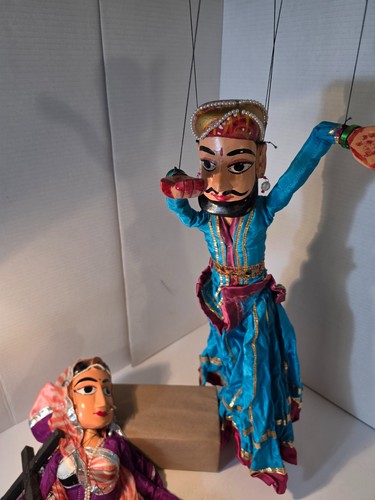 Paar antike handgefertigte Rajasthani Indien KathPutli Holz bemalte Schnurpuppen 21 Zoll - Bild 3 von 15