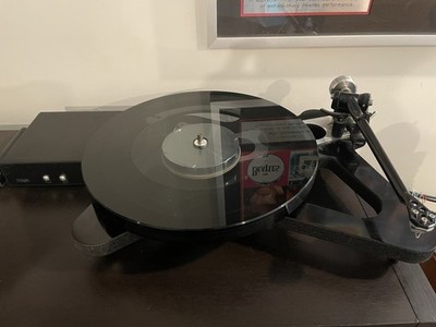 Rega RP8 Turntable Immaculate, w/Frame, Dustcover, Apheta 2 MC Cartridge, Box