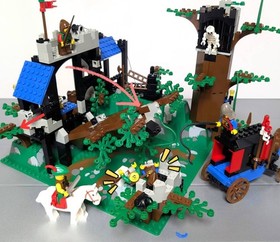 LEGO 6079 Dark Forest Fortress Elkwood with Minifigures Horse Cart Castle