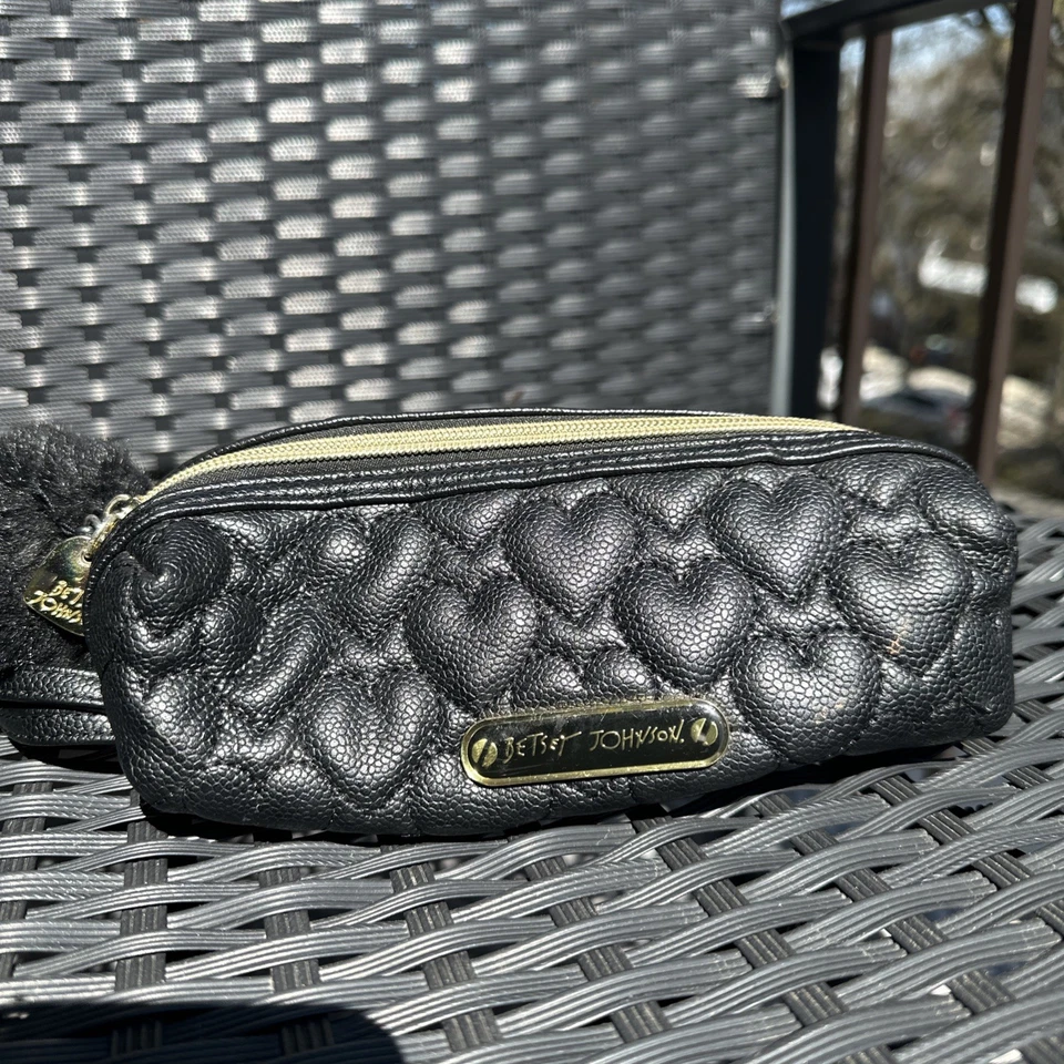 Betsey Johnson Bolso Maquillaje Corazón Cuero Sintético Negro Foto 2 de 4