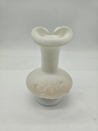 VTG Imperial Glass White Milk Glass Flower Bud Vase