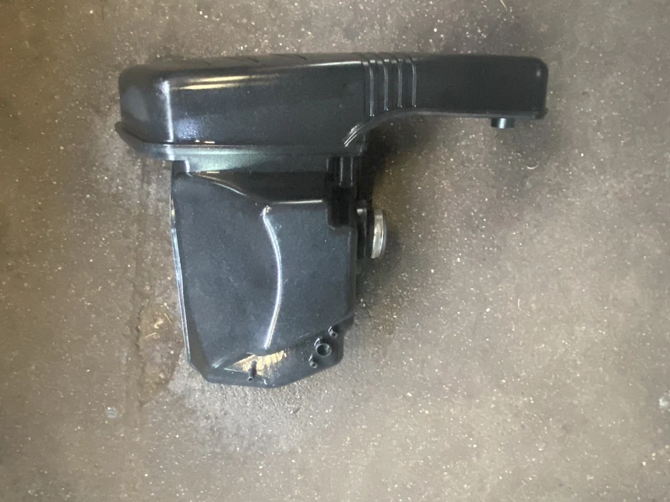 BOITE A AIR - PEUGEOT SATELIS 125 Cm3 (2006 - 2018) - Photo 4/4