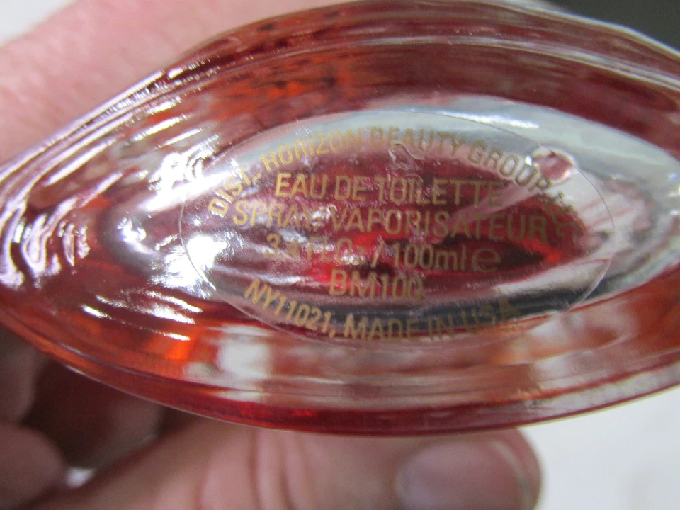 2 Vtg Mackie by Bob Mackie Eau De Toilette Spray -Glass Bottles- each 3.4 oz Foto 3 de 4