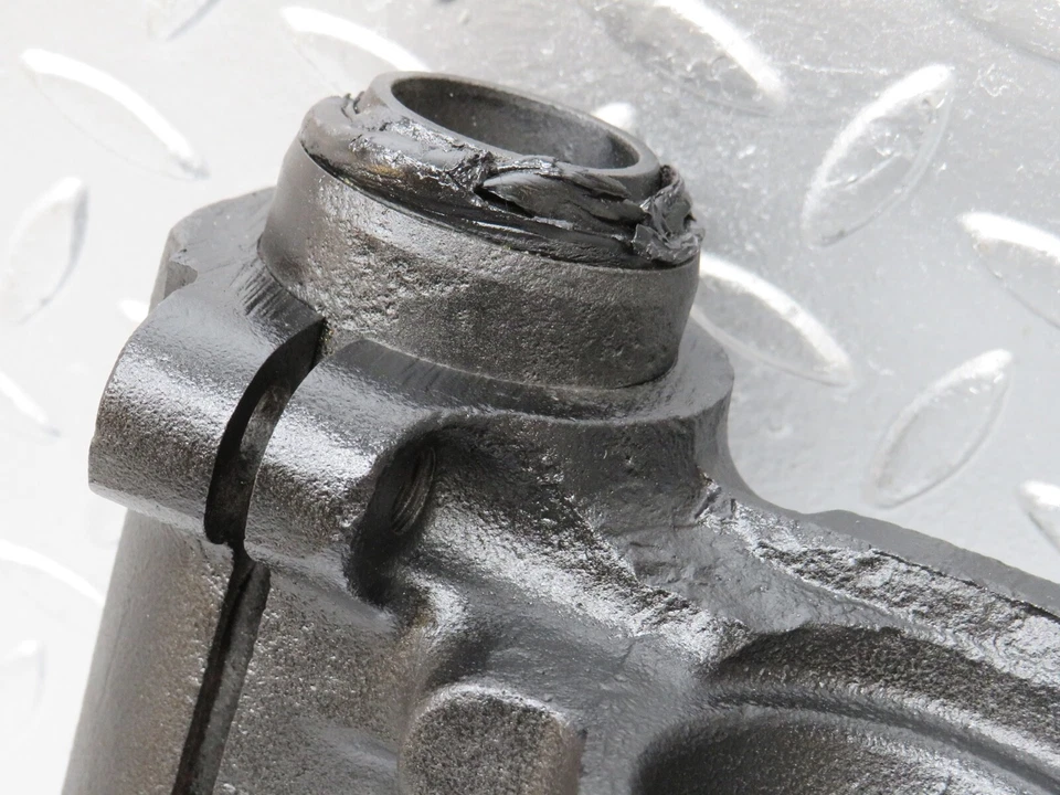 ⚙0370⚙ Mercedes-Benz W108 280SE Differential Mounting Bracket 1113510716 - Image 4 of 4