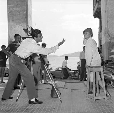 Italian Actor Marcello Mastroianni Taking Pictures 1 Old Photo 1950S