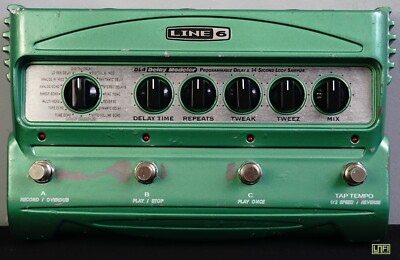 Line 6 DL4 Delay Modeler and Looper Programmable Green Electric Guitar Pedal