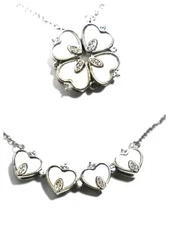 SHAMROCK Four Leaf Clover Necklace w/Magnetic Clasp - NEW IN BOX