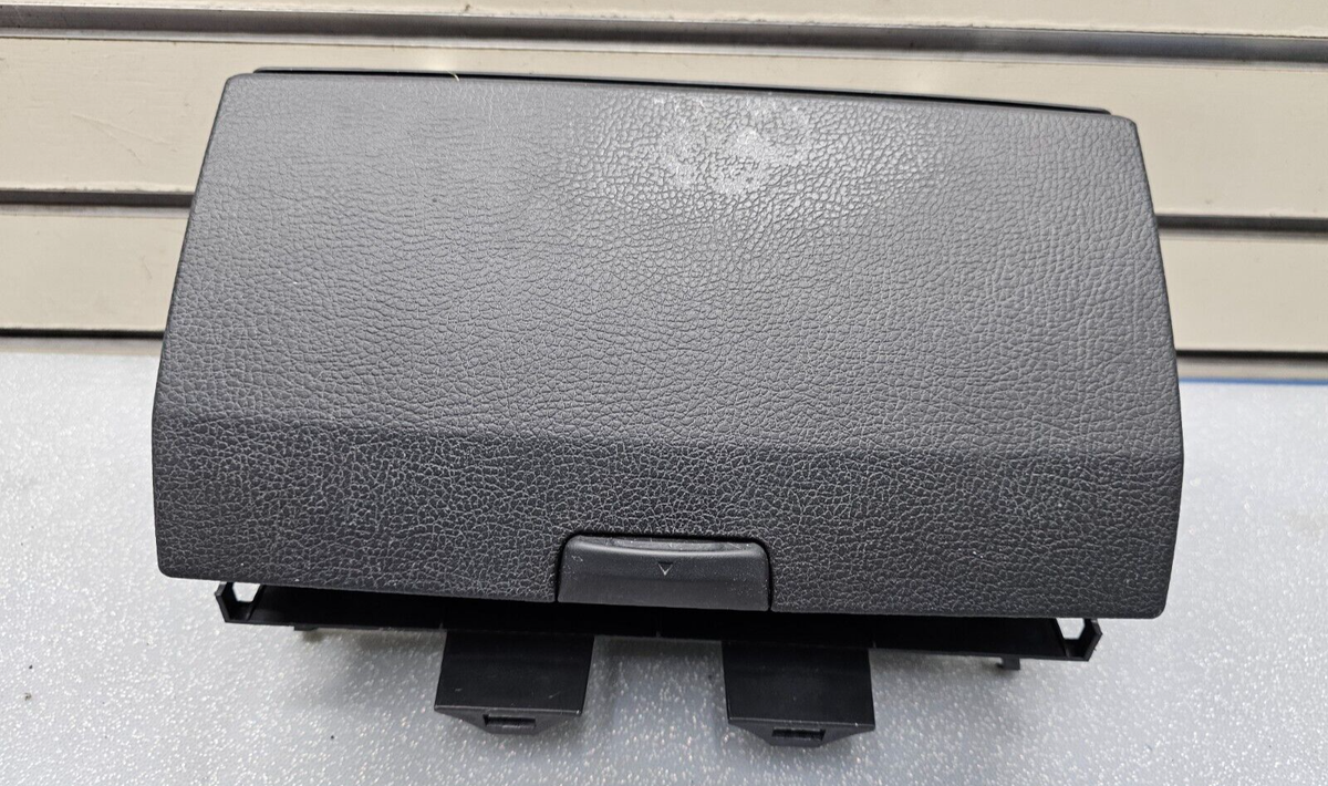 03-08 MAZDA 6 Upper Center Dash Cubby Storage Display Compartment