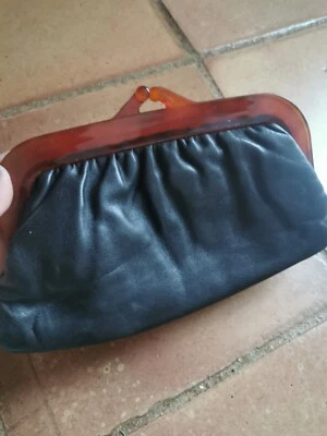 Pochette clutch en simili noir et marron - Photo 1/4