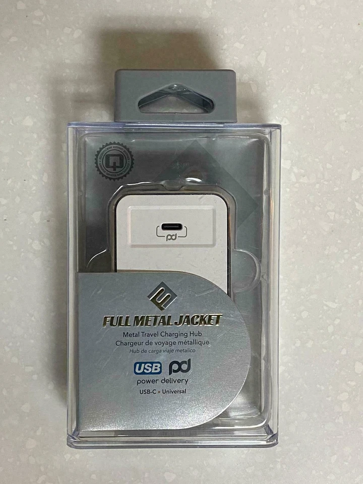 Cargador de pared Qmadix Full Metal Jacket USB-C con puntas plegables-IPH 11/12/,S10/N*20 Foto 2 de 4