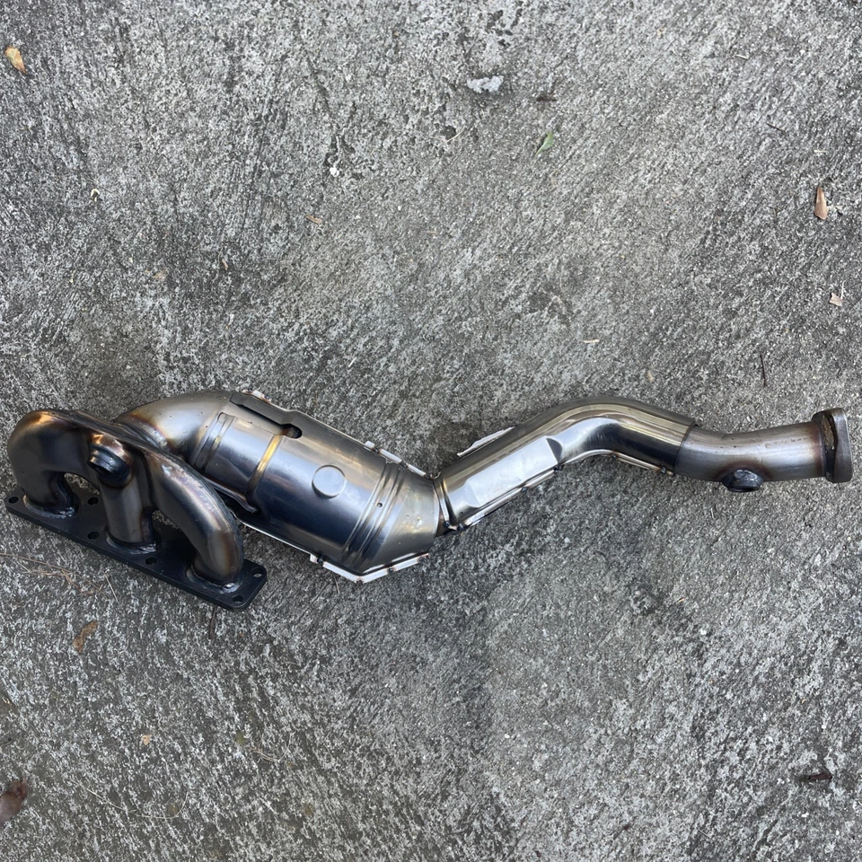 Manifold Catalytic Converter Bank 1 & 2For 2004 2001- 2005 BMW 325i 325ci 2.5L - Image 3 of 4