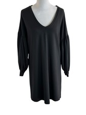 Express Black V-Neck Shift Dress – Minimalist Chic / Modern Workwear