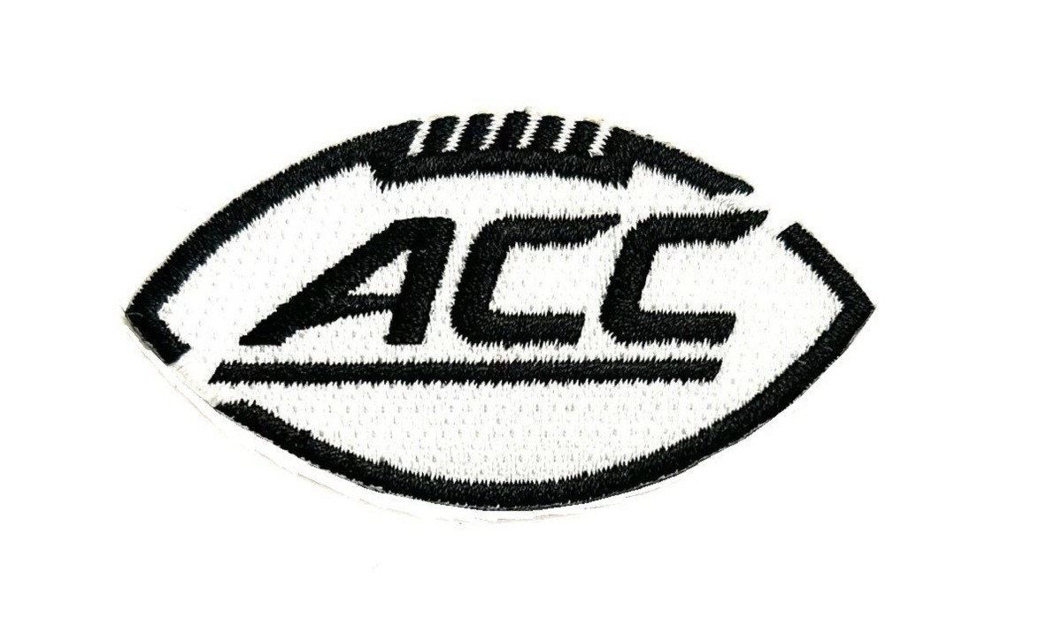 ウェア WAKE FOREST Univ. No.21 DUNCAN Amazon.com : Wake Forest Pennant Full Size Felt : Sports