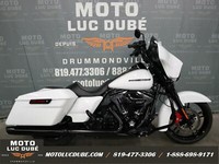 2016 Harley-Davidson FLHX Street Glide BLACK OUT, CHROME DELETE
