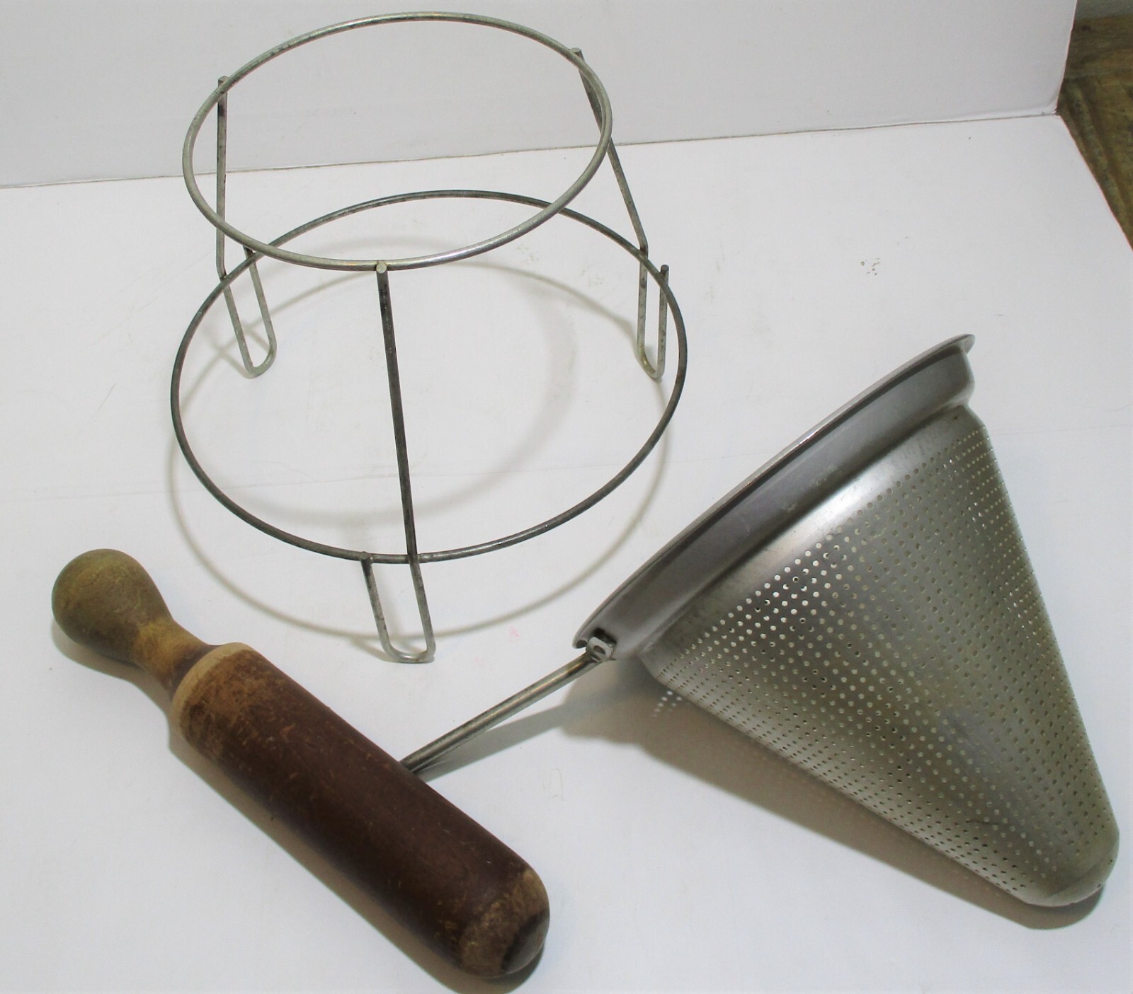 Steel Frame Cone Sieve Food Mill Wood Pestle & Stand Chinois Strainer