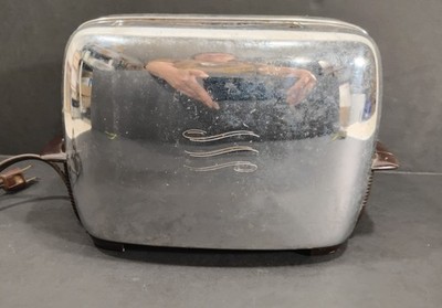 Vintage GE Pop-Up Two Slice Toaster Chrome Bakelite Model 139T82 Works *
